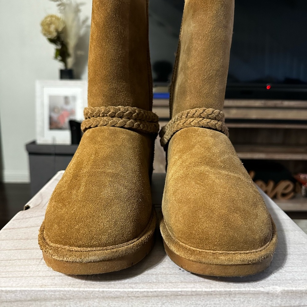 ♥️ Bearpaw Boots
